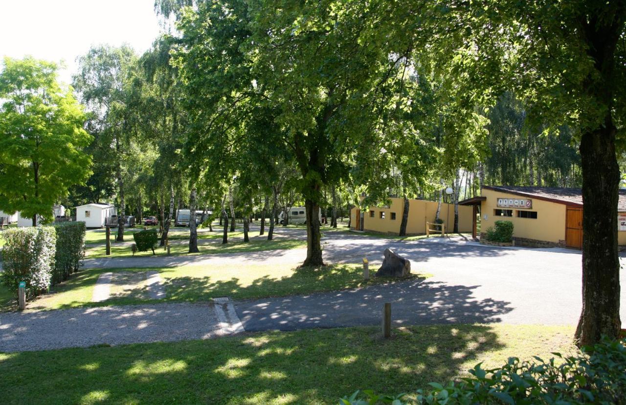 Mobil Homes Xxl2 4 Chambres - Camping Le Ranch Des Volcans Châtel-Guyon Eksteriør bilde
