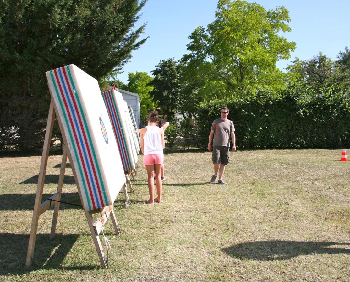 Mobil Homes Xxl2 4 Chambres - Camping Le Ranch Des Volcans Châtel-Guyon Eksteriør bilde